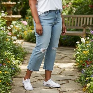 JOE FRESH (18W) JILLAN HARRIS High Rise Straight Crop Jeans Light Wash Distress